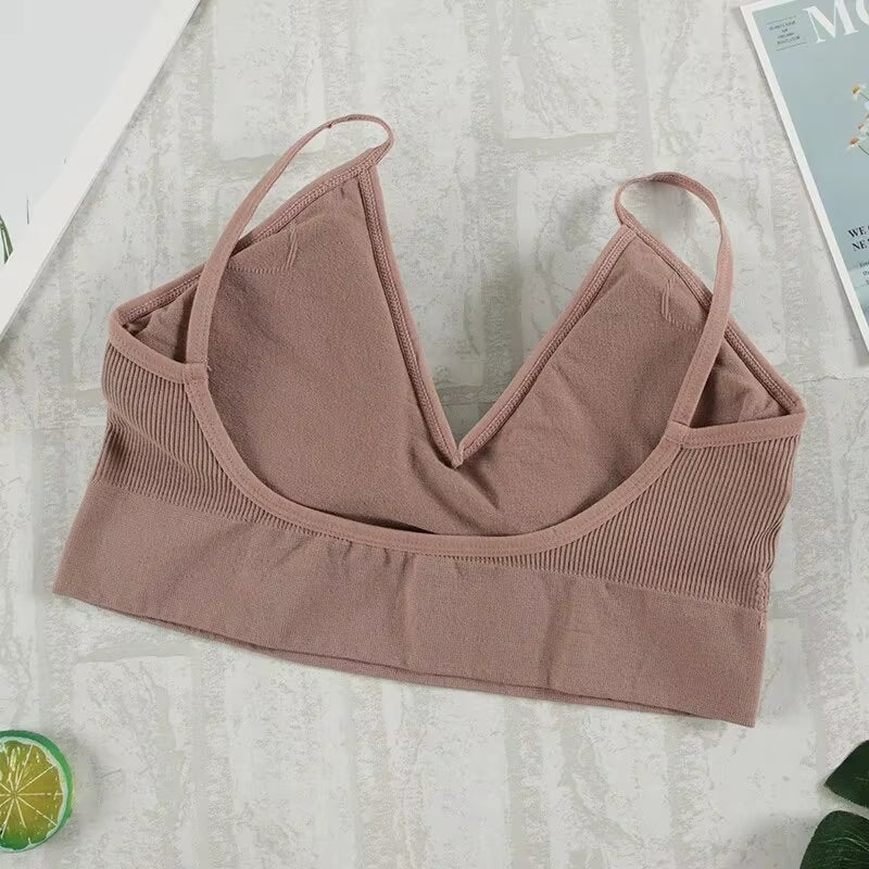 Chic and Comfortable 2-Piece Women's Underwear Set: Seamless Bralette and G-String for Everyday Elegance